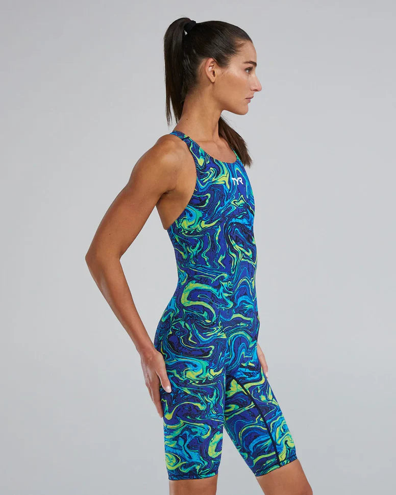 TYR Thresher HyperBlitz — detalhe do tecido HyperBlitz com fibra hidrofóbica Surface Lift