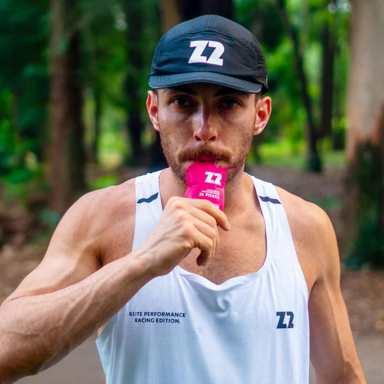 Atleta consumindo Energy Gel Z2 Pitaya durante atividade esportiva