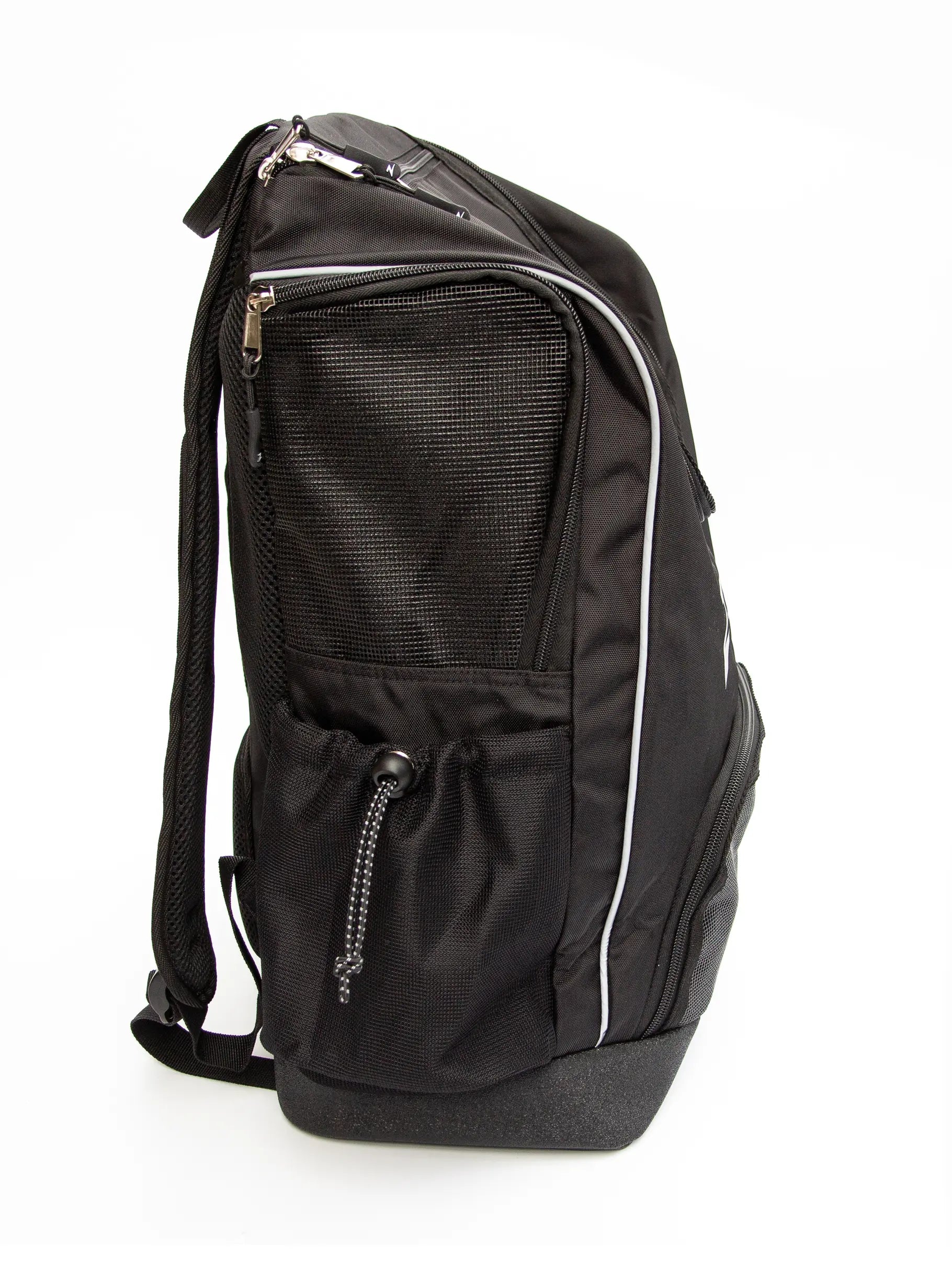 Mochila Zoggs Planet R-PET 33L cor preta, vista traseira com costas acolchoadas
